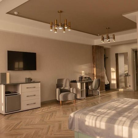 Five Hotel Biškek Exteriér fotografie