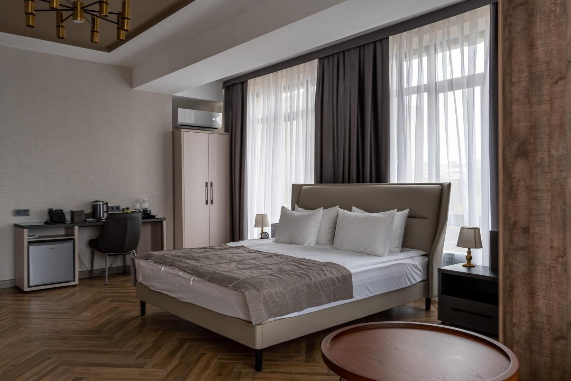 Five Hotel Biškek Exteriér fotografie